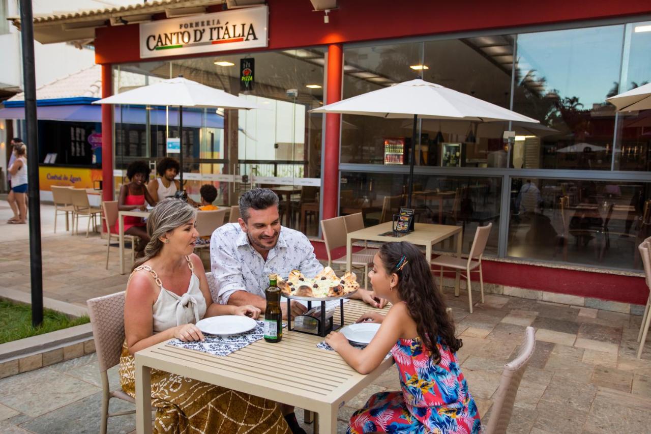 Wyndham Olimpia Royal Hotels Exterior photo Family dining at the restaurant