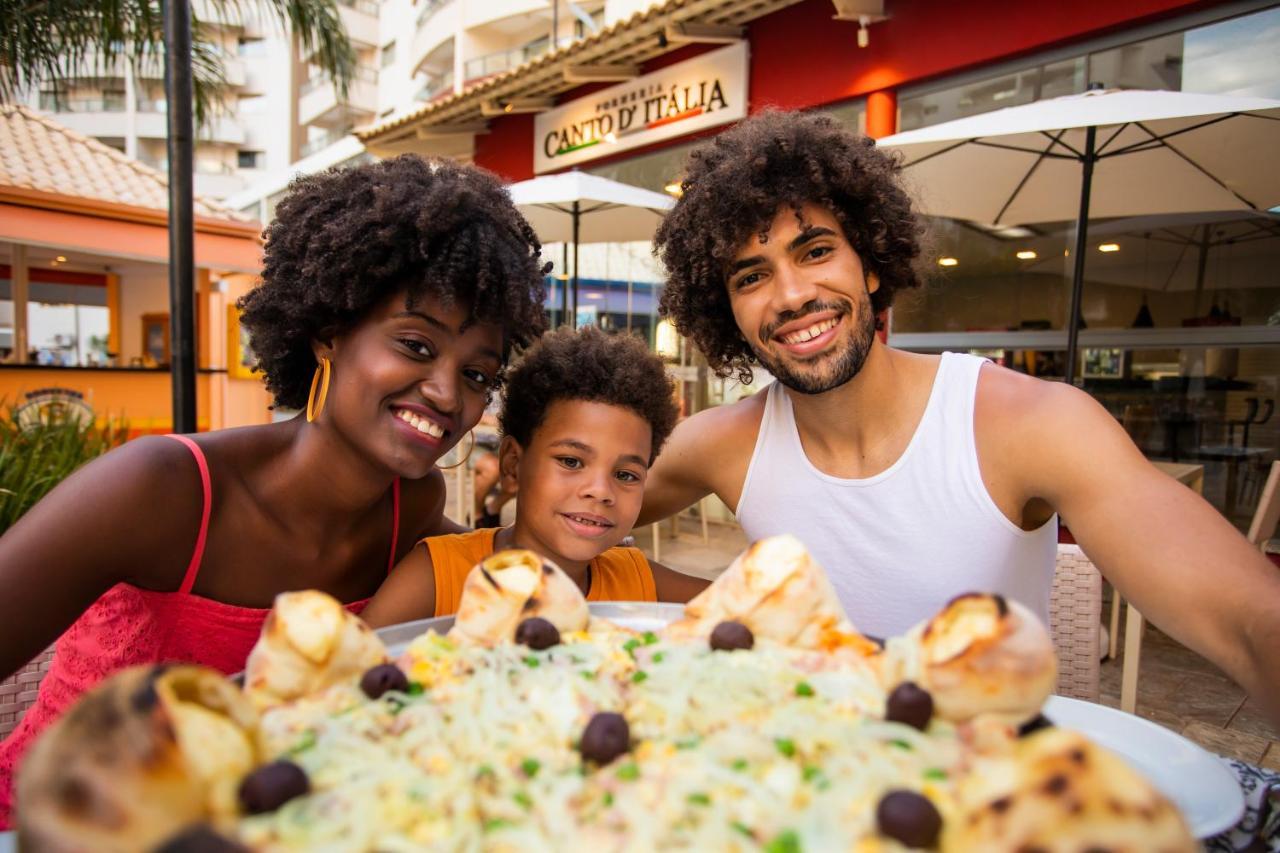 Wyndham Olimpia Royal Hotels Exterior photo A family from Cape Verde