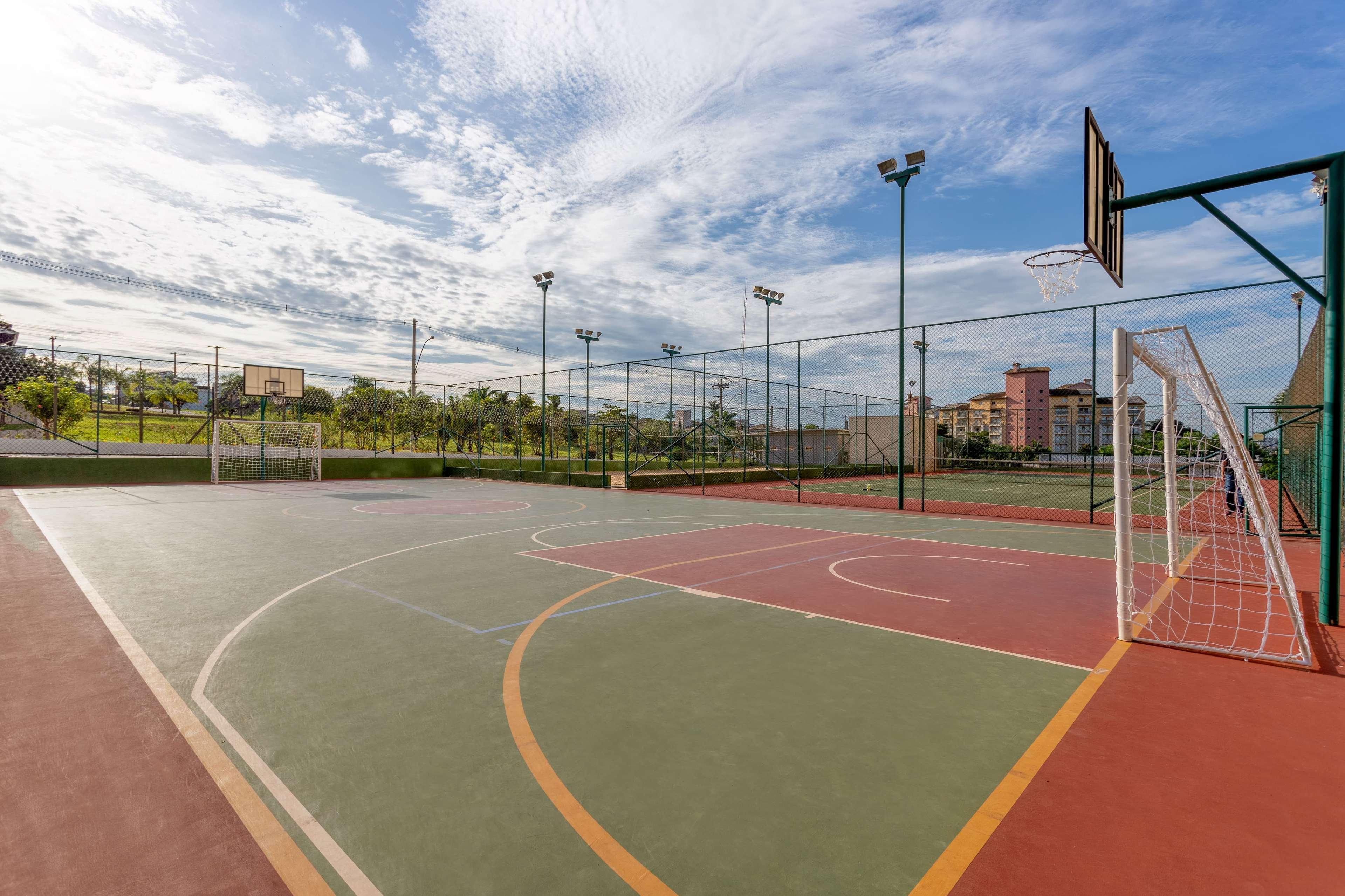 Wyndham Olimpia Royal Hotels Exterior photo Sports facilities