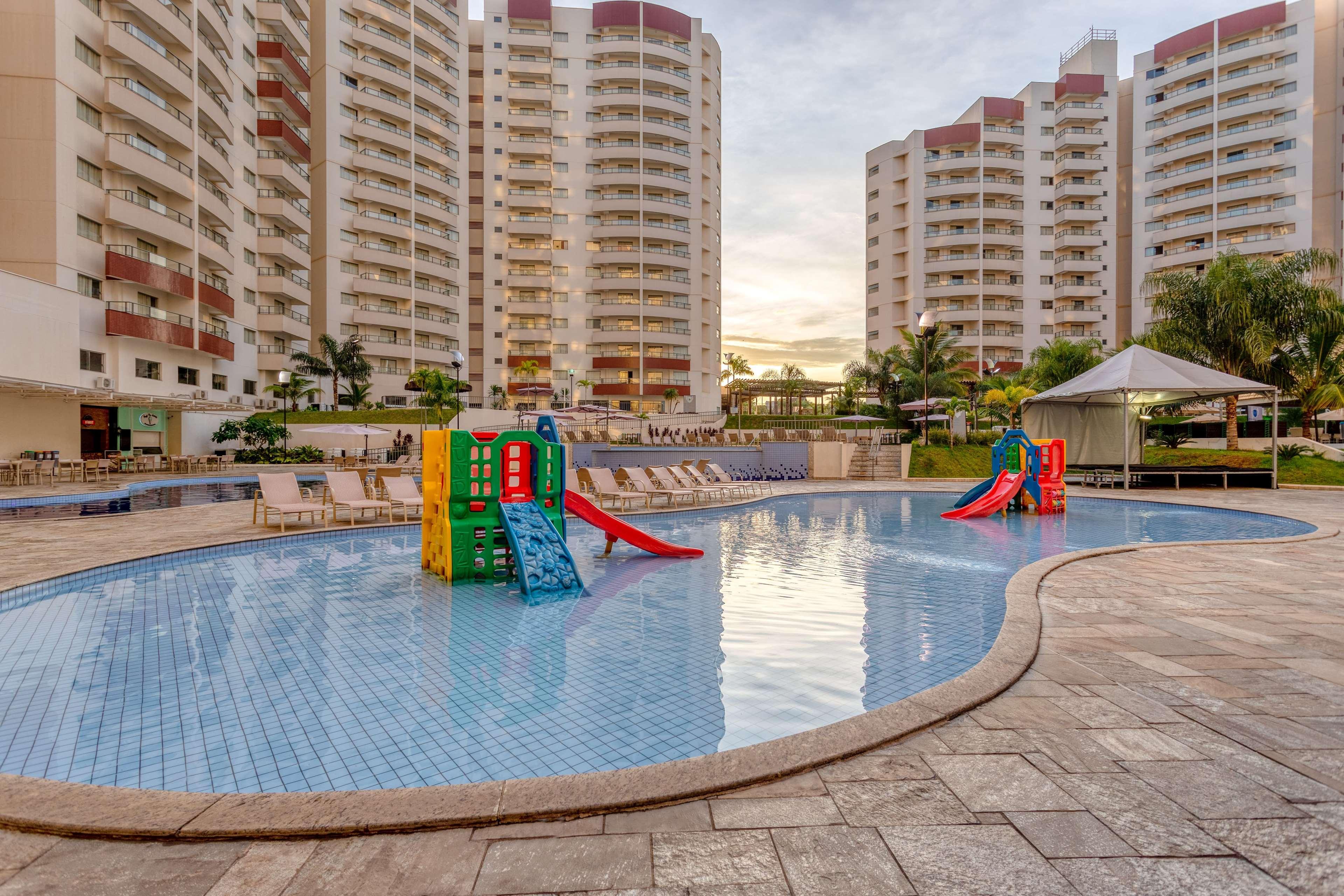 Wyndham Olimpia Royal Hotels Exterior photo A condominium pool in Singapore