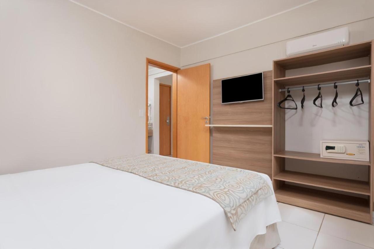 Wyndham Olimpia Royal Hotels Exterior photo A room at the hotel